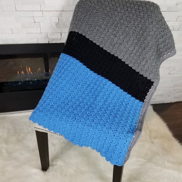 Grandma Ventures Other - Afghan Handmade Crocheted Blue Gray Black New